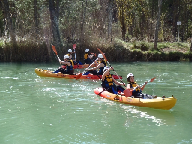  Sailing in two-seater canoes 